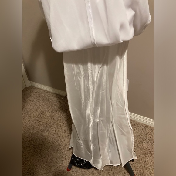 NWOT Wedding or Formal Gown Size XL (approx size 12 equivalent) - Picture 5 of 15